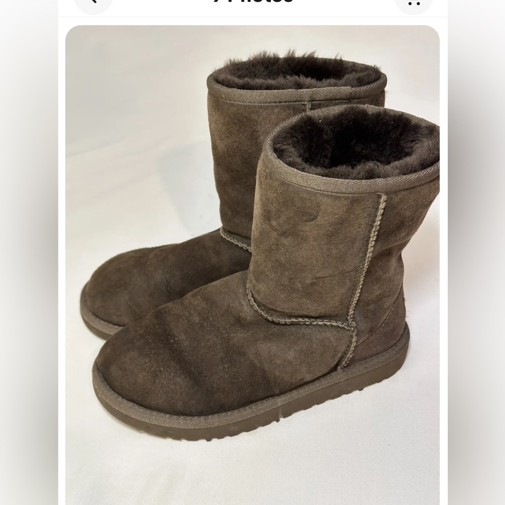 Ugg Children's Boots Size 2,  S/N 5251